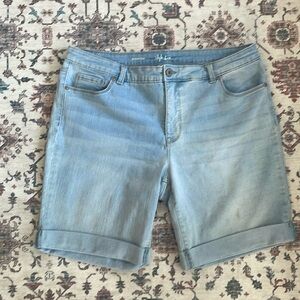 Style and Co bermuda Jean shorts size  16